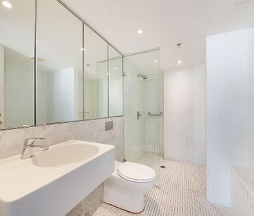 Exclusive two bedroom apartment with parking at the Gazebo - Photo 4