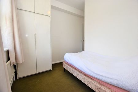 Knatchbull Road, London, SE5 - Photo 3