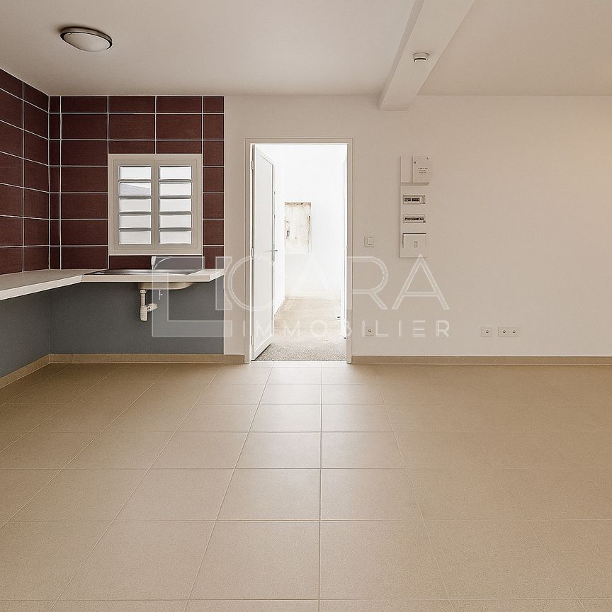 Location Appartement 3 pièces 58m² MATOURY 97351 - Photo 1