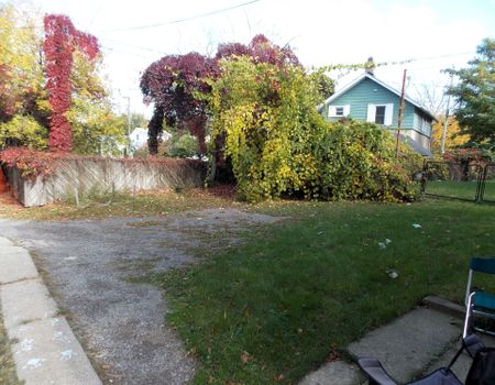 For Lease - 171 Queenston Street, St. Catharines, Ontario - Photo 2