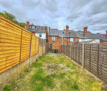 3 Bedroom Mid Terraced House For Rent - Photo 4