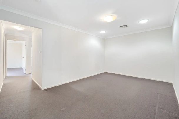 “Modern Family Home in a Prestigious Location” - Photo 1