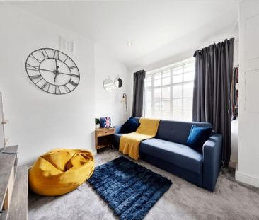 Fitzneal Street, East Acton, London, W12 0BD - Photo 1