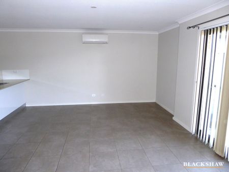 67a Bronhill Street, Moncrieff ACT 2914 - Townhouse For Rent | Domain - Photo 4