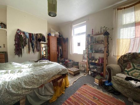 4 bedroom terraced house to rent - Photo 4