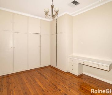 SPACIOUS FAMILY LIVING - Photo 3