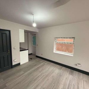 Studio, Great West Road, TW7 - Photo 2