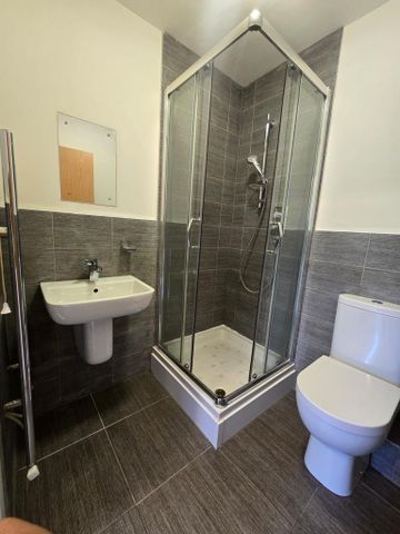 1 bedroom semi-detached house to rent - Photo 4