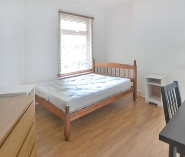 6 bedroom semi-detached house to rent - Photo 5