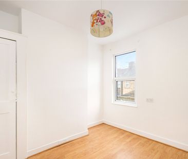 Vernon Road, E15 - Photo 4