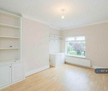 1 bedroom in a flat share to rent - Photo 1