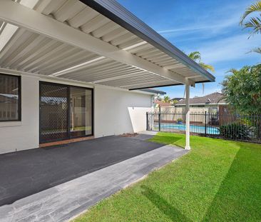 Charming Family Home in Hamlyn Terrace - Photo 6