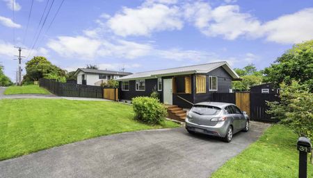 3 Bedroom with Sleepout! - Photo 5