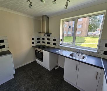 3 bedroom flat to rent - Photo 6