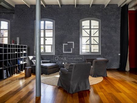 Excellent 2 Bedroom loft with 13m² terrace for rent in Gótico, Barcelona - Photo 2