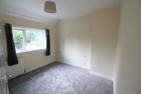 3 bedroom end of terrace house to rent - Photo 4