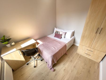 4 bedroom terraced house to rent - Photo 3