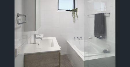 Convenient location and beautifully renovated - Photo 5
