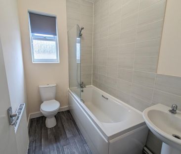 2 bedroom terraced house to rent - Photo 2