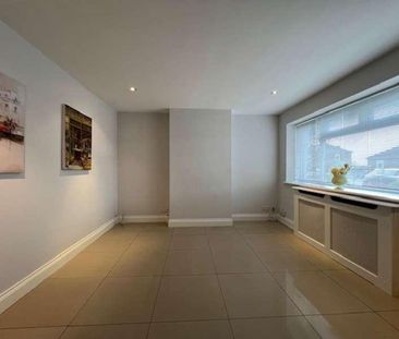 Eatons Mead, Chingford, E4 - Photo 1