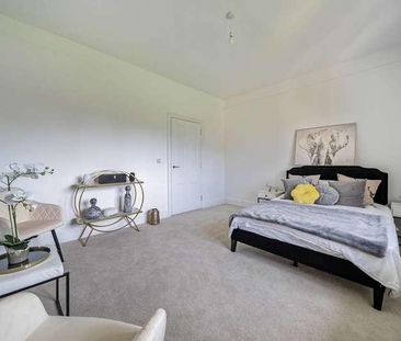 Oakley Gardens, Redhill, RH1 - Photo 5