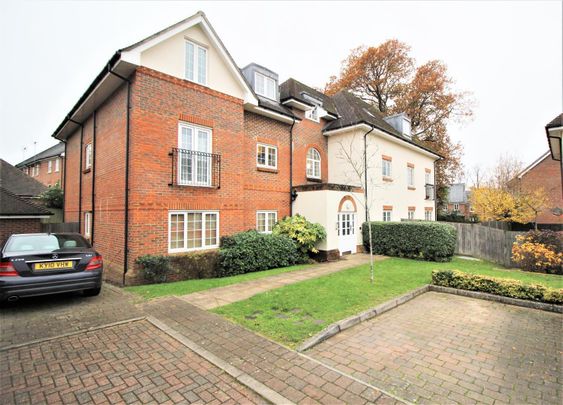 Maddox Drive, Crawley - Photo 1