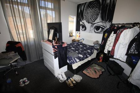 6 bedroom flat to rent - Photo 3