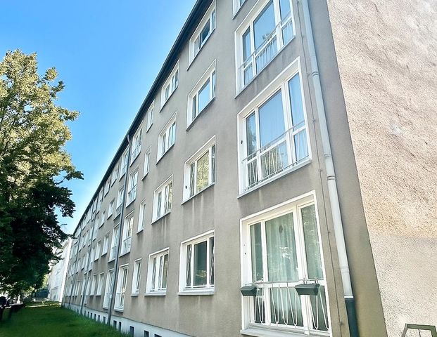 Charmante 2-Zimmer-Wohnung in begehrter Fichtestraße mit grüner Aussicht - Foto 1
