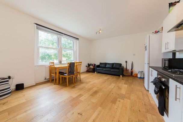 3 bedroom flat to rent - Photo 1