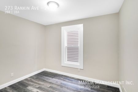 MODERN LIVING IN A NEWLY RENOVATED 2BEDROOM/1BATH UNIT+ UTILITIES - Photo 3