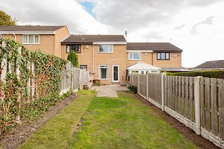 2 bedroom Terraced House to rent - Photo 2