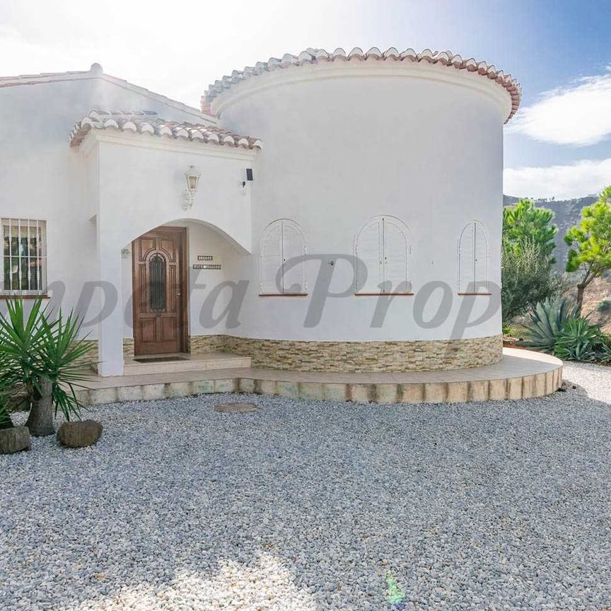 Country Property in Arenas, Inland Andalucia in the mountains - Photo 1