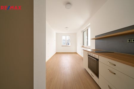 Pronájem bytu 1+kk v osobním vlastnictví 30 m², Hradec Králové - Фото 2