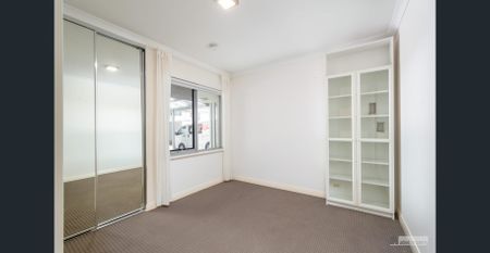 2 Bedrooms 1 Bathroom Unit - Photo 2