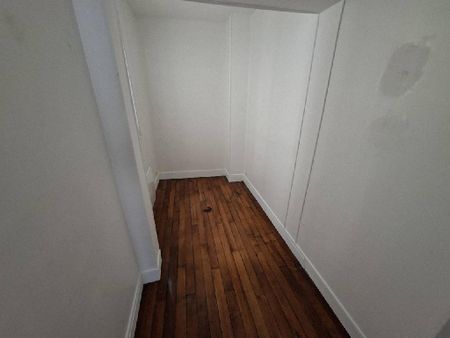 Location Appartement 2 pièces 47m² PARIS 4ème - Photo 5