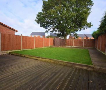 3 bedroom semi-detached house to rent - Photo 4