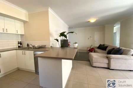 MODERN MIDDLE VILLA - Photo 3