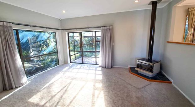 Quiet Home in Perfect Location - Photo 1