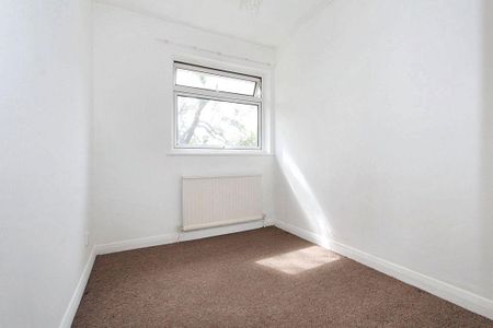 3 bed end of terrace house to rent in NE3 - Photo 2