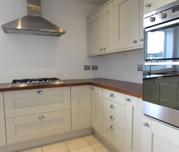 3 bedroom end of terrace house to rent - Photo 5