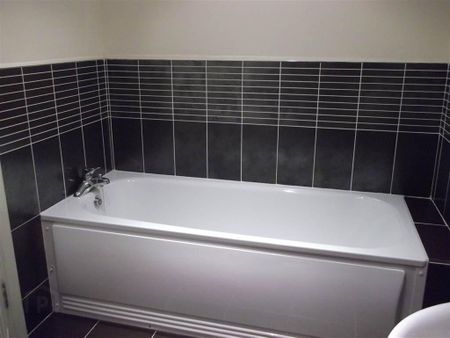 5 Orchard House, Mark Street, Newtownards, BT23 4WS - Photo 4