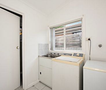 38 Denver Street, Bentleigh East VIC 3165 - House For Rent | Domain - Photo 5