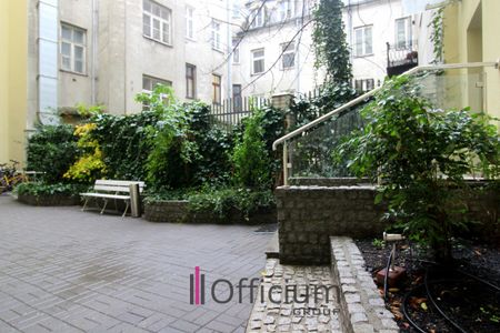 Śliczne mieszkanie w uroczej kamienicy w centrum. - Photo 2