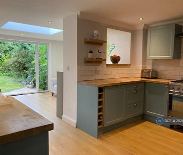3 bedroom end of terrace house to rent - Photo 3
