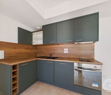 Location Appartement 2 pièces 45m² NICE 06200 - Photo 4