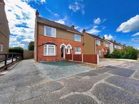 3 bedroom semi-detached house to rent - Photo 5