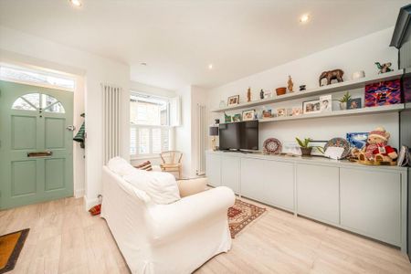 3 bedroom terraced house to rent - Photo 2