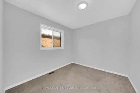 Property For Lease | W8147264 - Photo 3