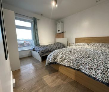 2 Bed Terraced House, Winsdon Road, LU1 - Photo 6