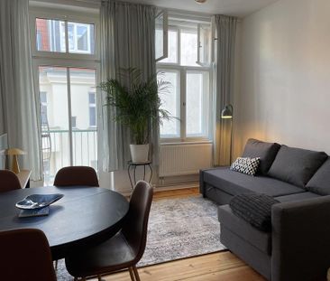 2-Zimmer-Wohnung, komplett renoviert und möbliert, in Pankow Florak... - Photo 1